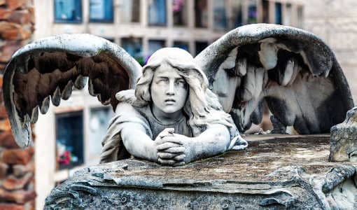 Erzengel Azrael der Engel des Todes betet für Verstorbene Hellseher und Engelmedium Udo Golfmann